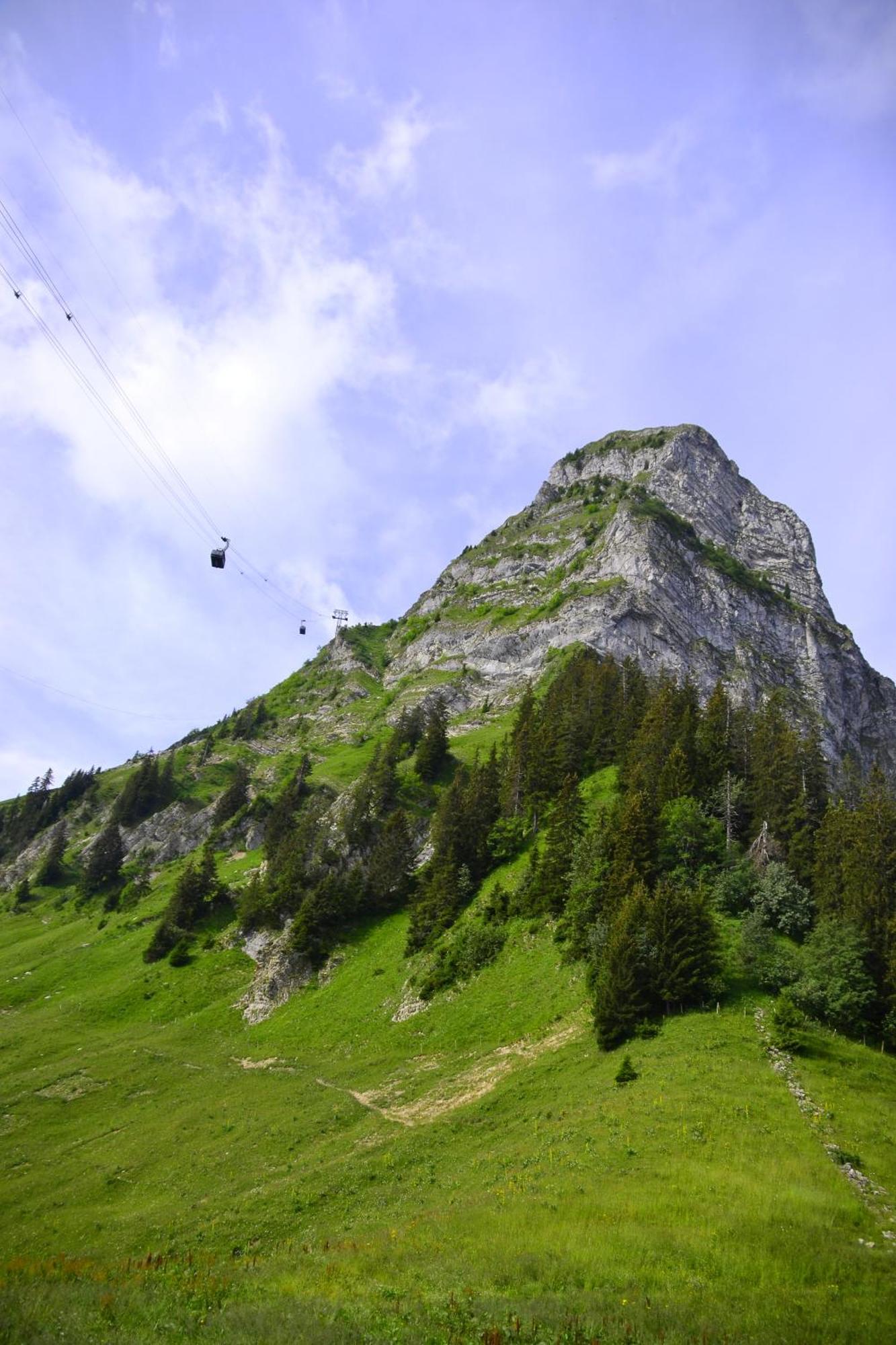 La Pierre A Catillon Moleson Kültér fotó